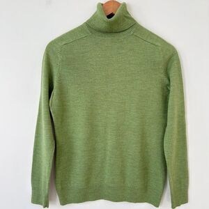 Victor Alfaro 100% Wool Knit Turtleneck Sweater Green Sz M Pullover Classic